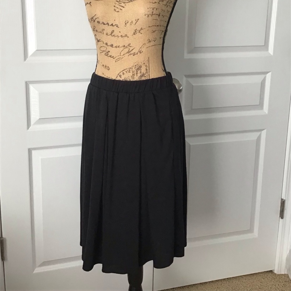 LuLaRoe Black Madison Skirt Size M